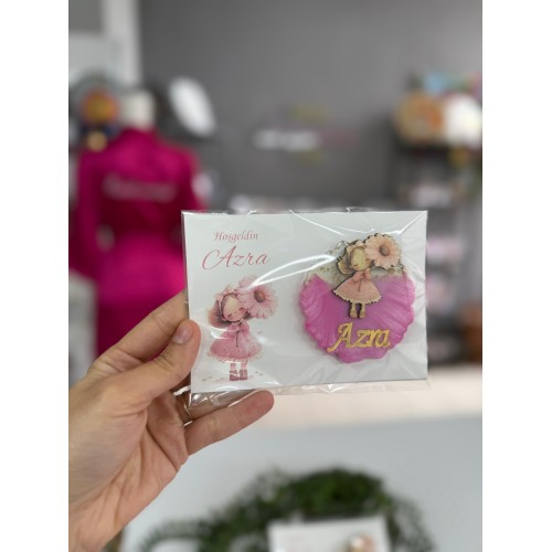 Kişiye Özel Figür Baskılı Pleksi İsimli Bebek Magnet – Hoşgeldin Bebek Magneti (Pembe Tema)