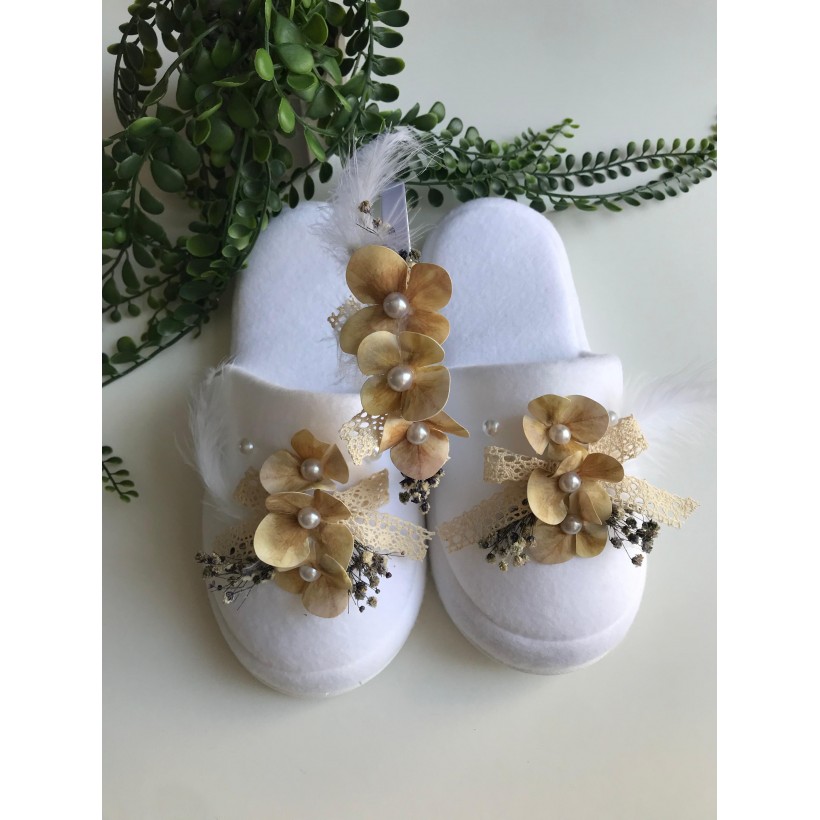 İnci Detaylı Lohusa Taç & Terlik Seti – Şık Tasarım, Hastane Çıkışı İçin