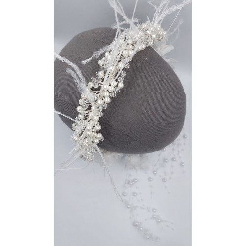 Küpeli kristal taç