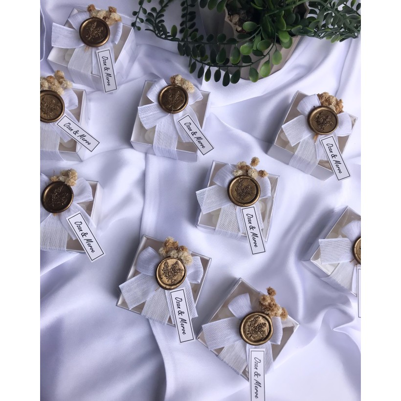 Kutulu Lotus Mum – Söz, Nişan, Nikah, Kına & Doğum İçin Dekoratif Hediyelik Mum